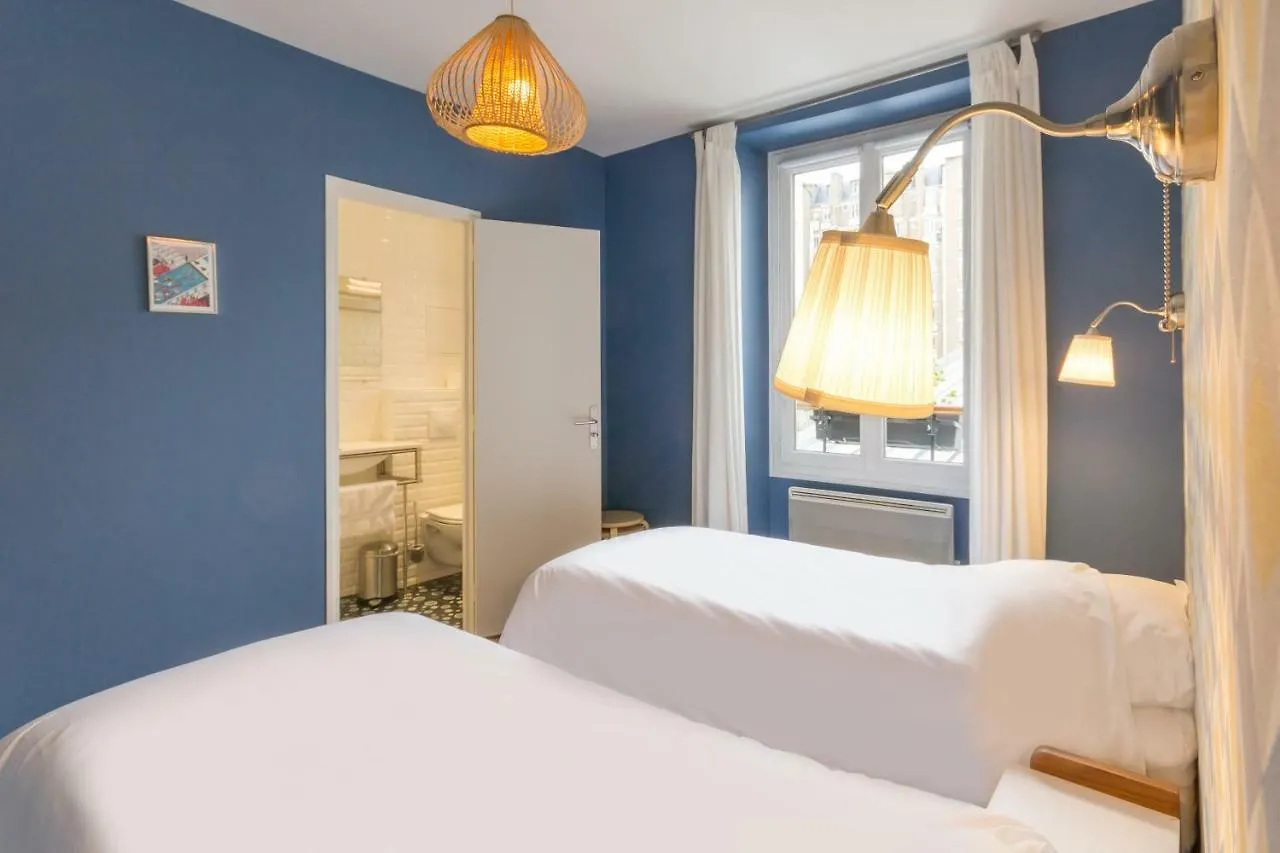 Les Toits De Paris Bed & Breakfast