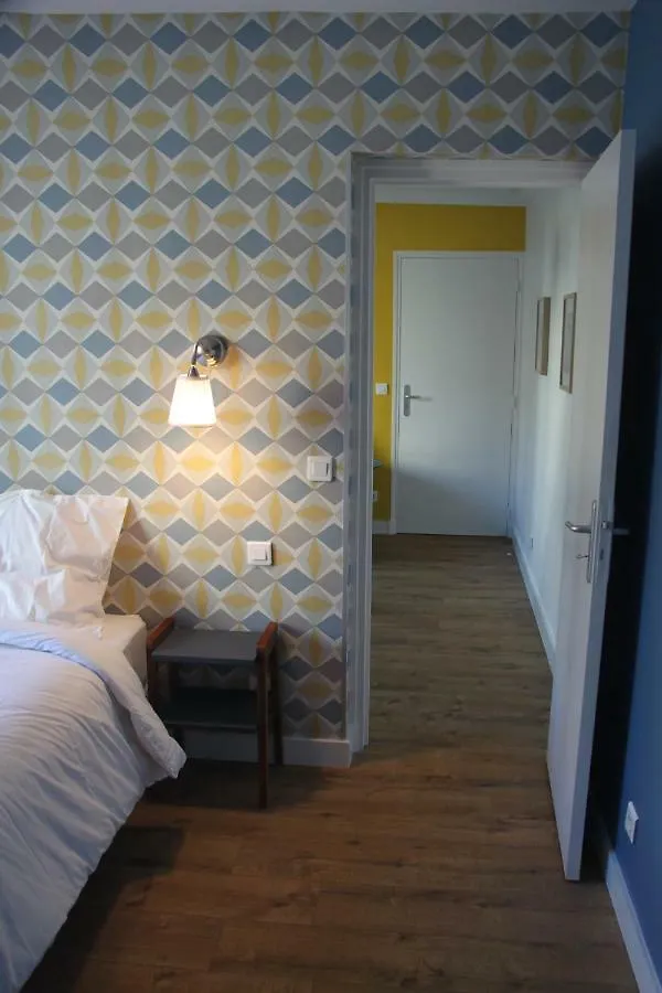 Les Toits De Paris Bed & Breakfast 0*,  France