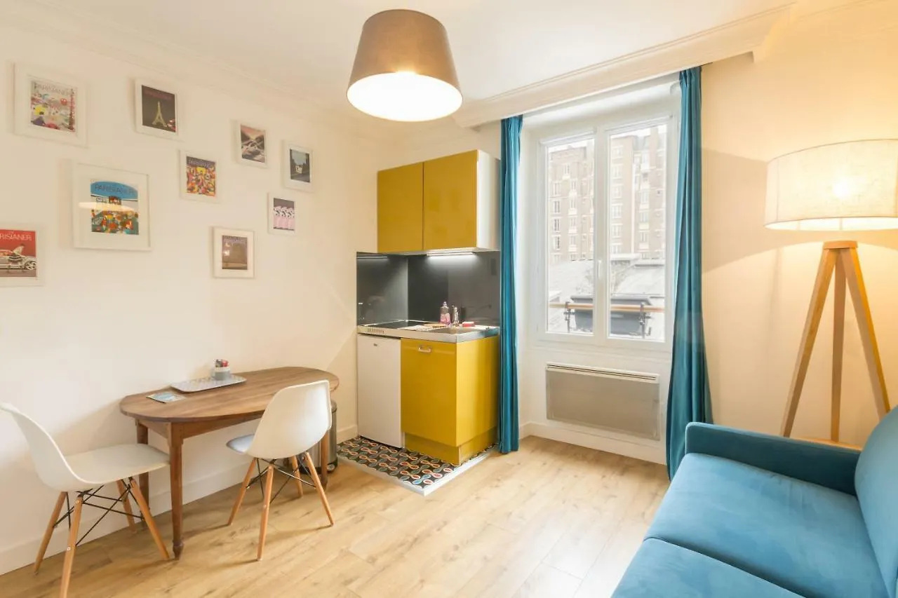 Bed and Breakfast Les Toits De Paris Frankreich