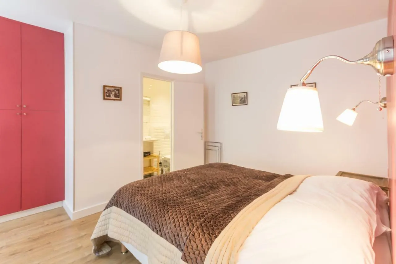 Bed and Breakfast Les Toits De Paris 0*,  Frankreich