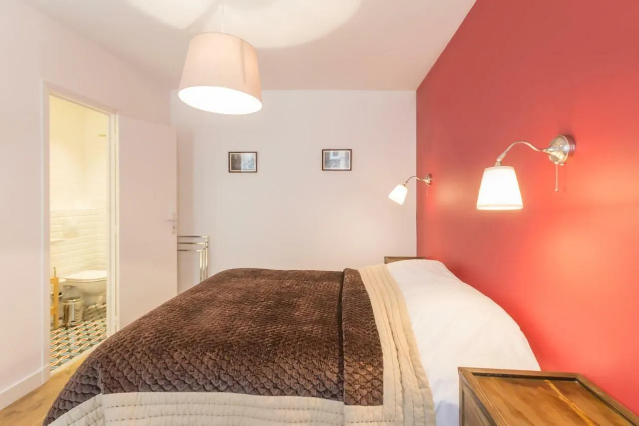 Frühstückspension Bed and Breakfast Les Toits De Paris Frankreich